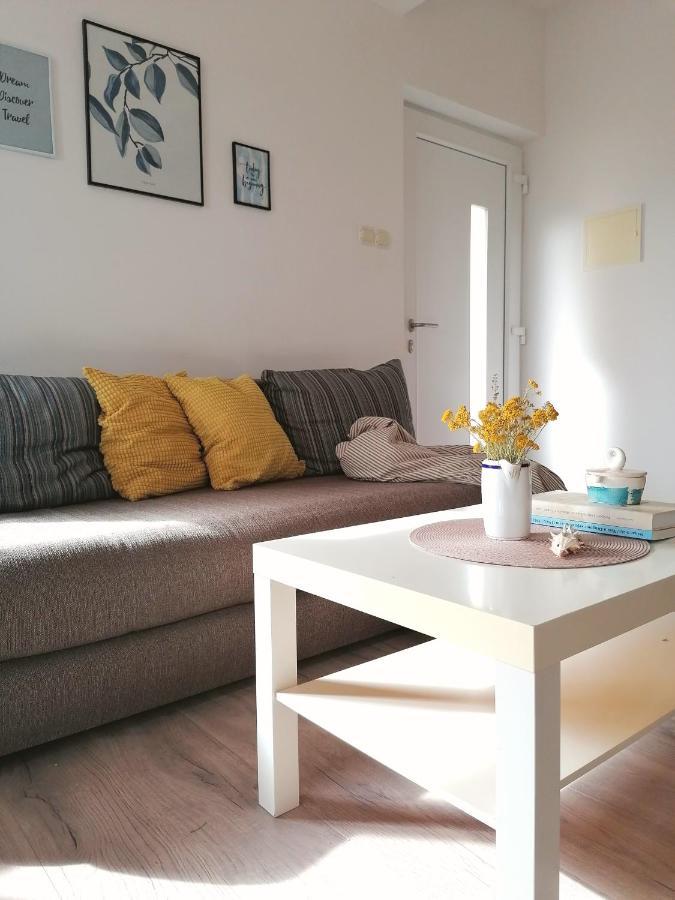Apartment Mare Vrsi Exterior photo