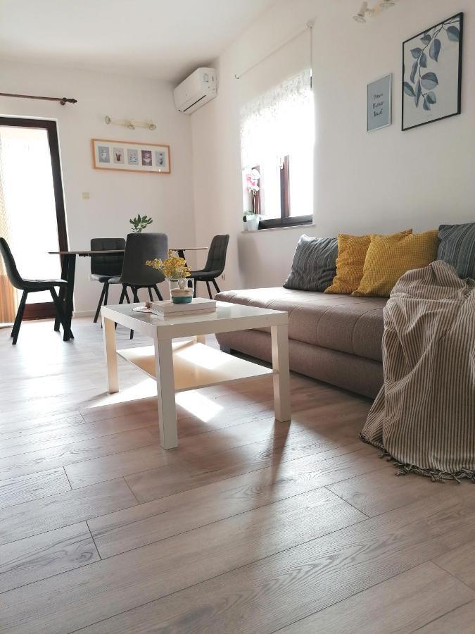 Apartment Mare Vrsi Exterior photo
