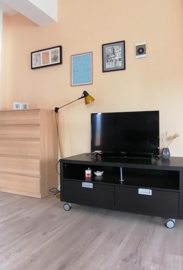 Apartment Mare Vrsi Exterior photo