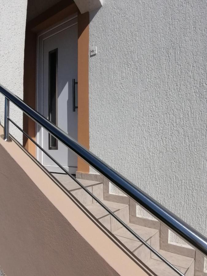Apartment Mare Vrsi Exterior photo